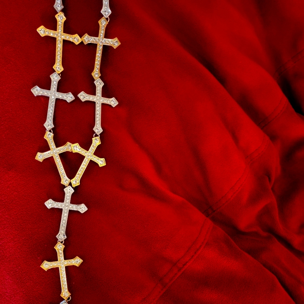 Sassy Jones Trinity Luxe Chain - NEW, never worn